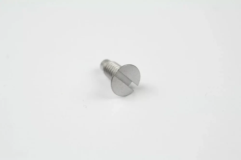 Stichplatten-Schraube für Elna 600 # 681009101 , 39571234 , 502213009 Angebot
