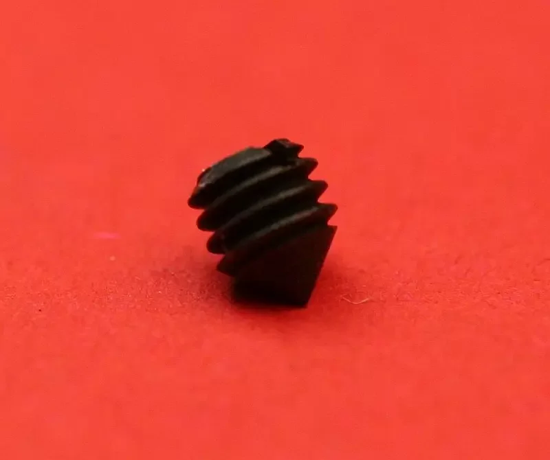 Schraube Feingewinde Befestigung Nadelkopf für Elna T34 / M4 x 0,7 Länge 4,5 mm Billig