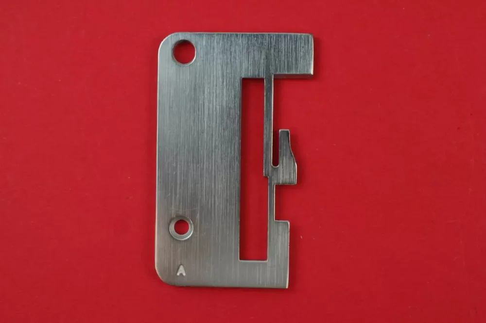 Zertifiziert Stichplatte A für Elna Overlock F3