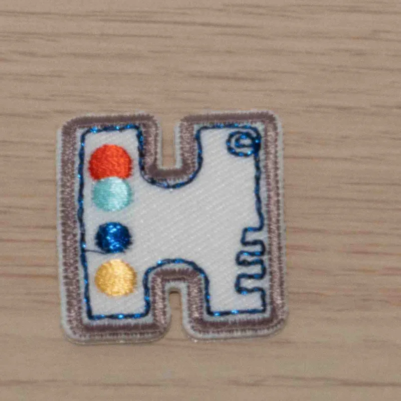 Buchstabe zum Aufbügeln, bunt, ca. 35 x 30 mm, H Finale Aktion